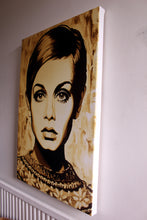 Twiggy in Gold